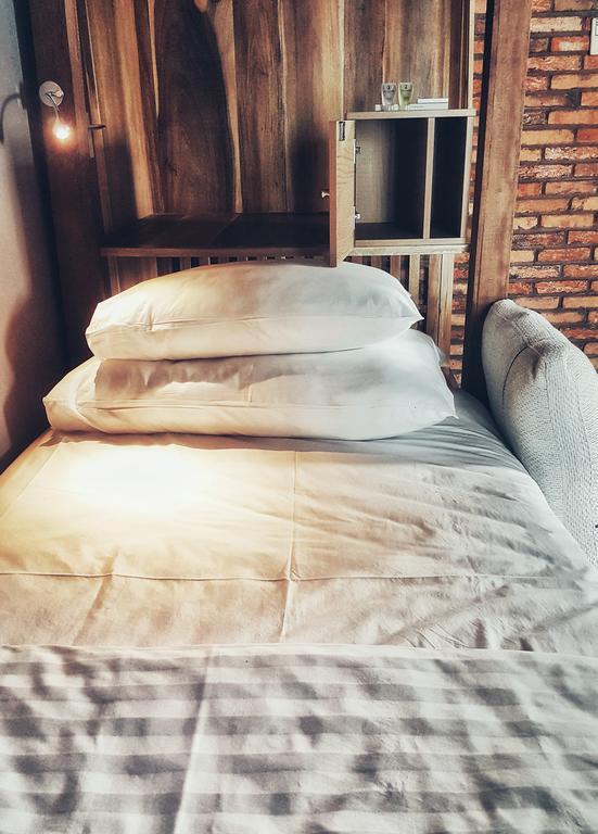 Della Boutique Hotel Хошимин Экстерьер фото